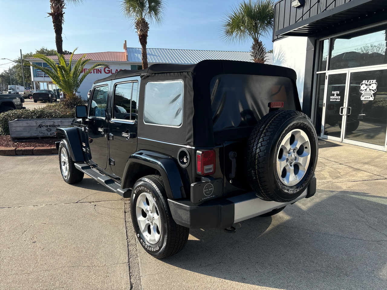 Jeep Wrangler Unlimited 4WD 4dr Sahara 2013