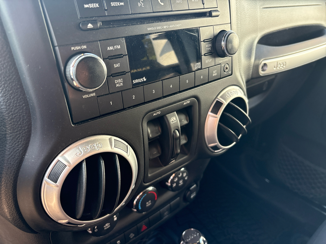 Jeep Wrangler Unlimited 4WD 4dr Sahara 2013