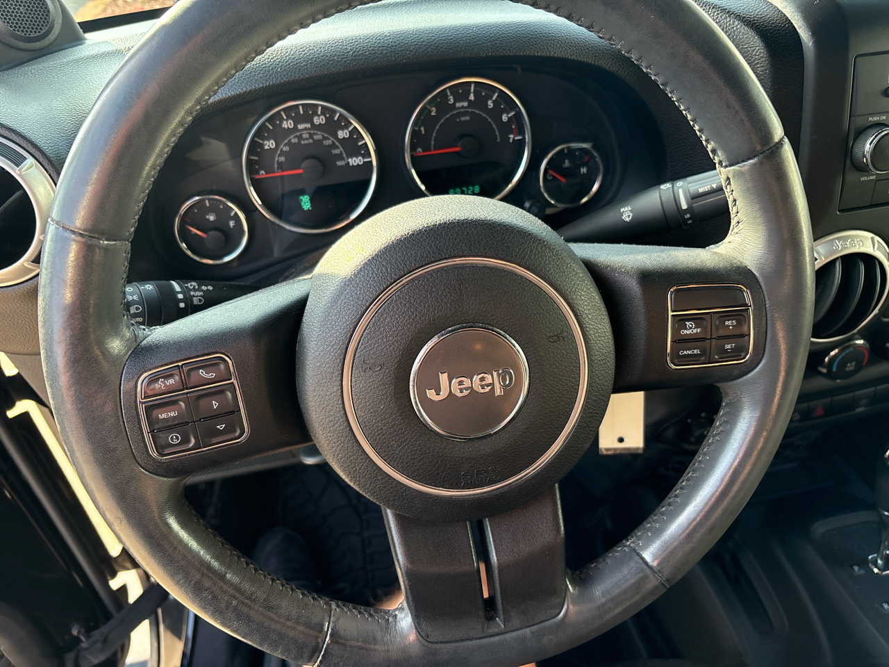 Jeep Wrangler Unlimited 4WD 4dr Sahara 2013