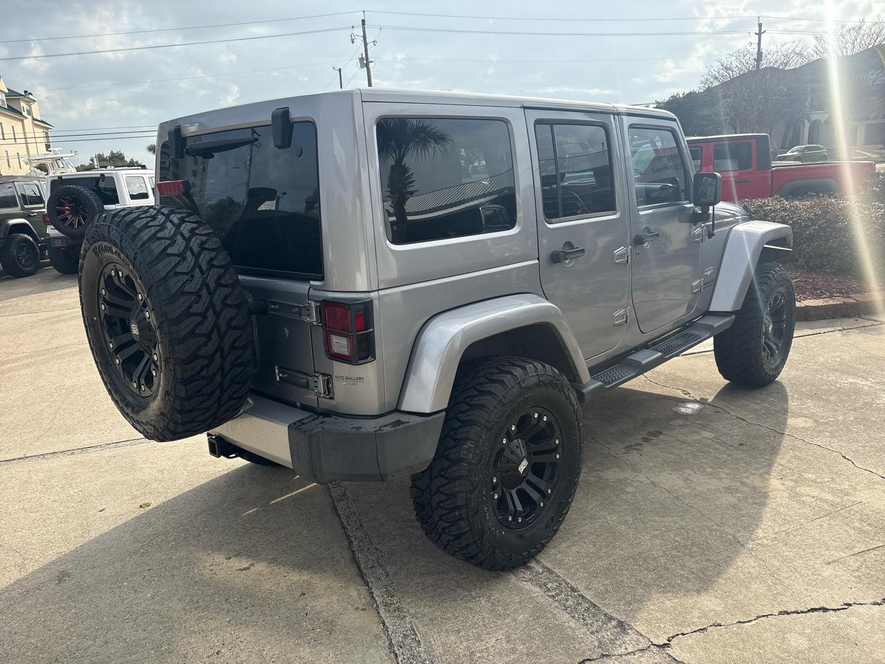 Jeep Wrangler Unlimited 4WD 4dr Sahara 2014