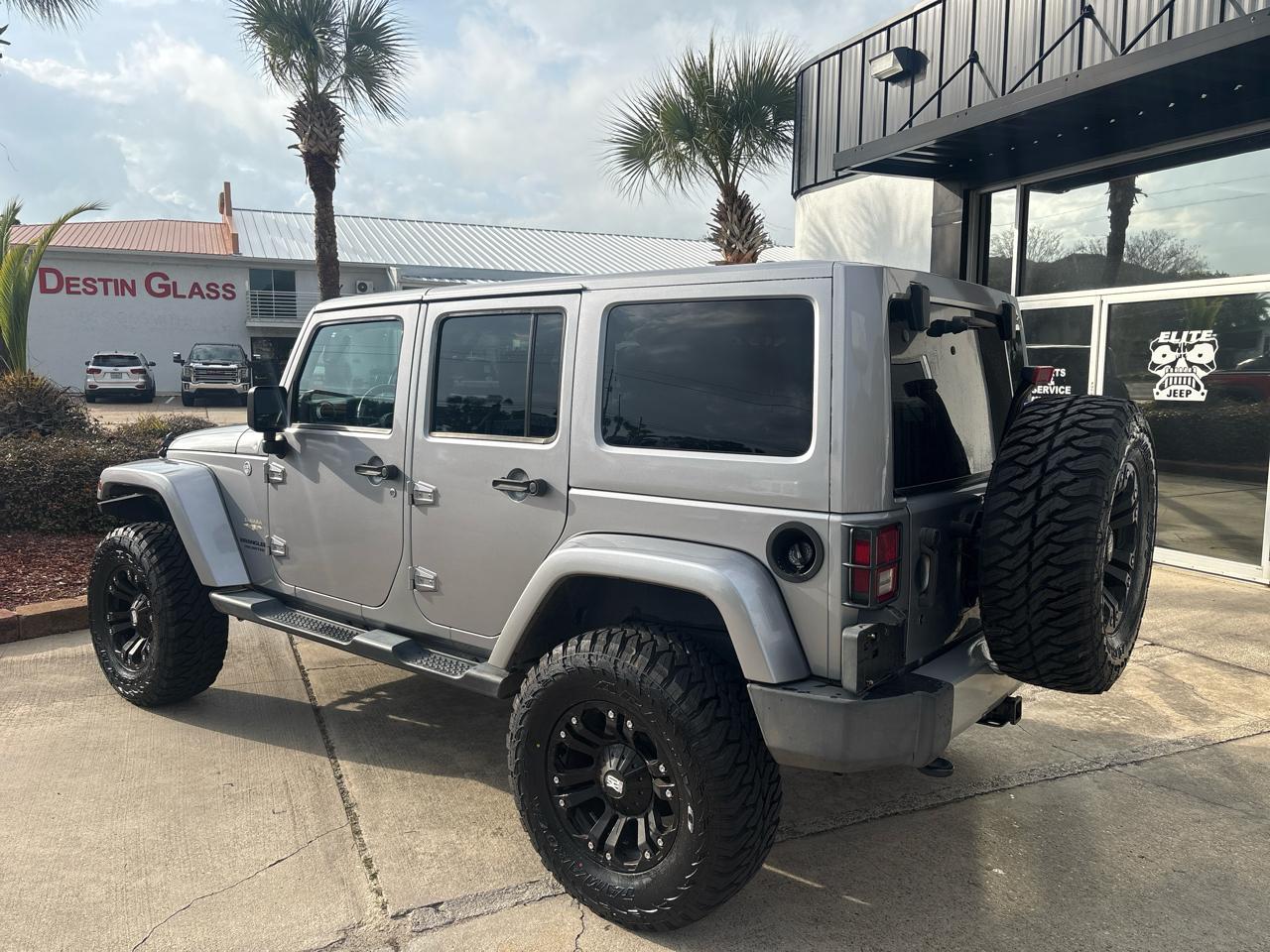 Jeep Wrangler Unlimited 4WD 4dr Sahara 2014