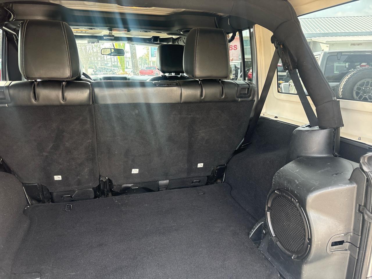 Jeep Wrangler Unlimited 4WD 4dr Sahara 2014