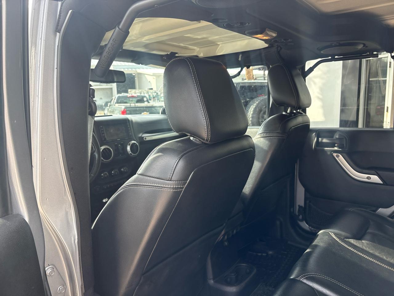 Jeep Wrangler Unlimited 4WD 4dr Sahara 2014