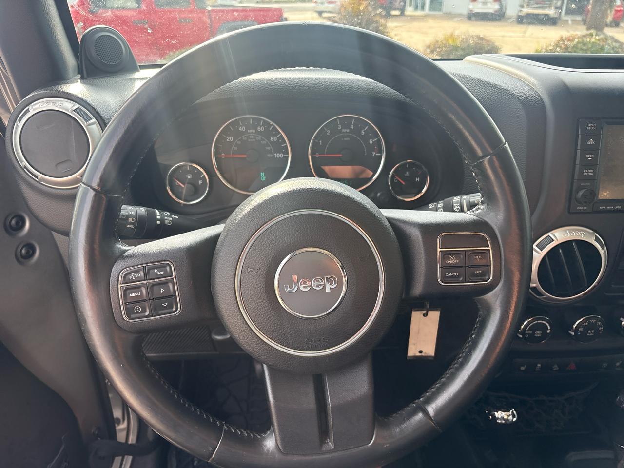 Jeep Wrangler Unlimited 4WD 4dr Sahara 2014