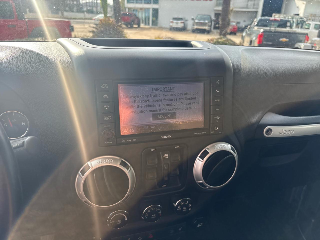 Jeep Wrangler Unlimited 4WD 4dr Sahara 2014