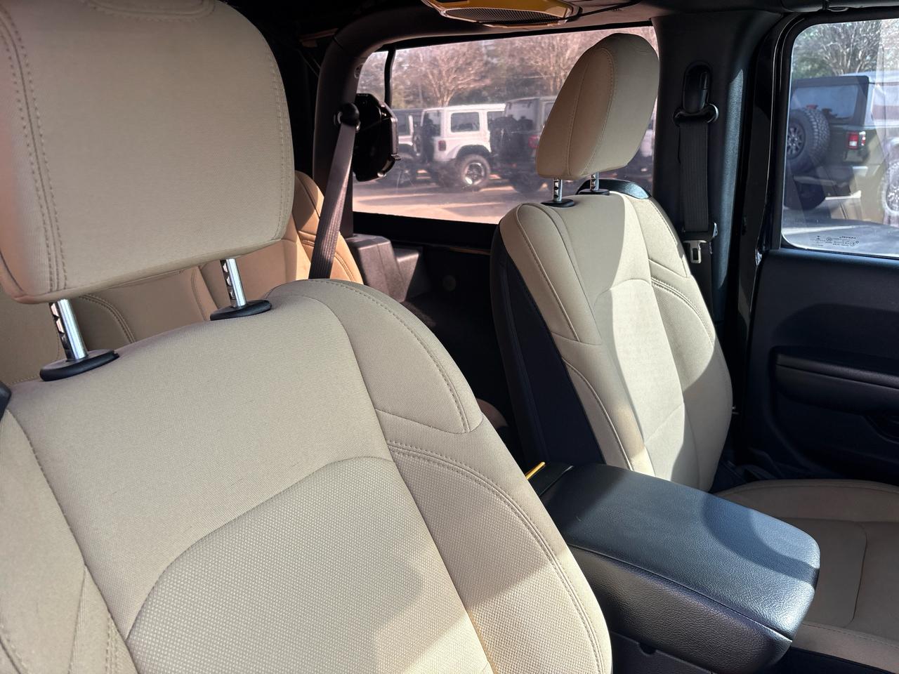 Jeep Wrangler Black and Tan 4x4 *Ltd Avail* 2020