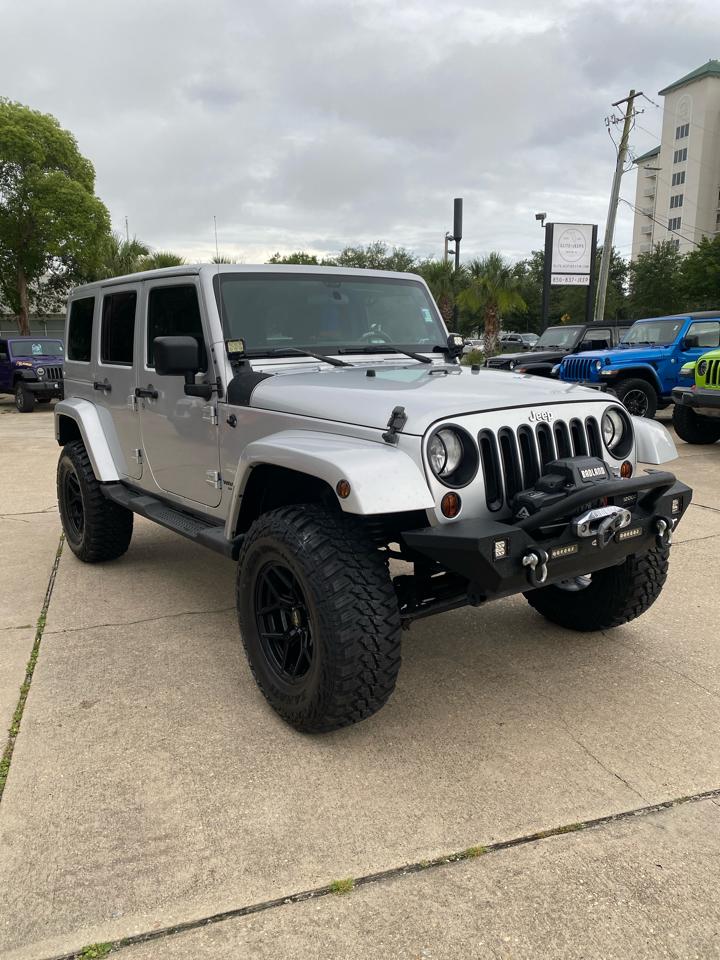 Jeep Wrangler Unlimited 4WD 4dr Sahara 2011