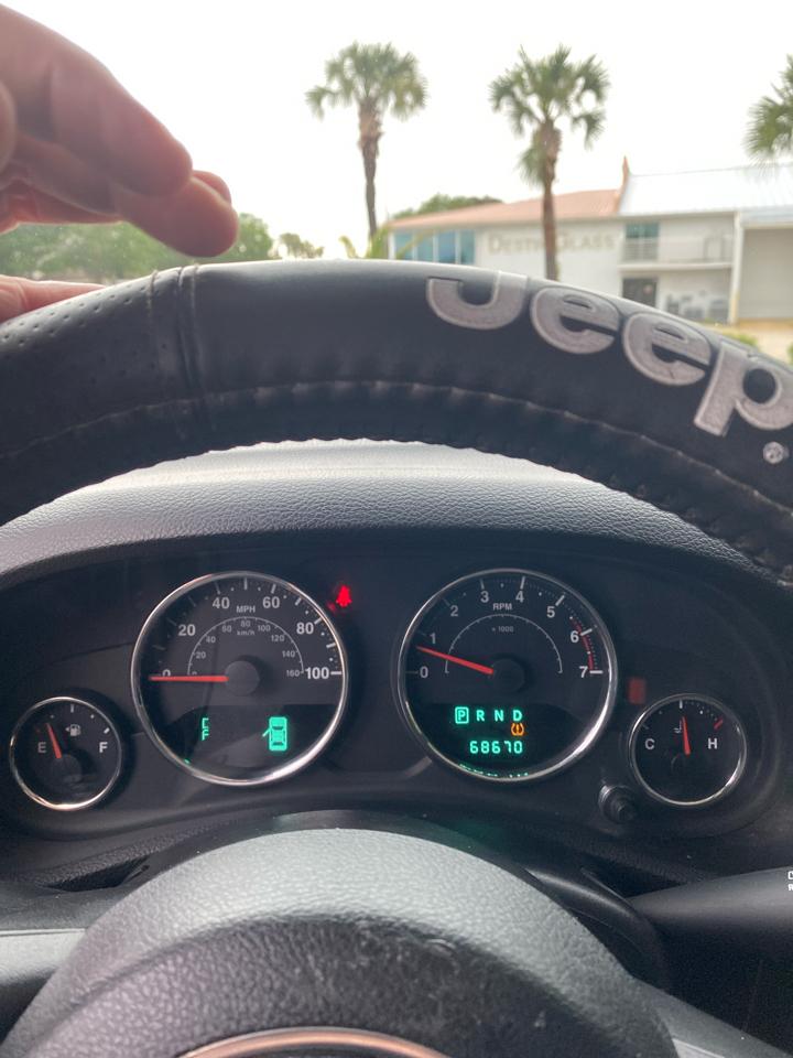 Jeep Wrangler Unlimited 4WD 4dr Sahara 2011
