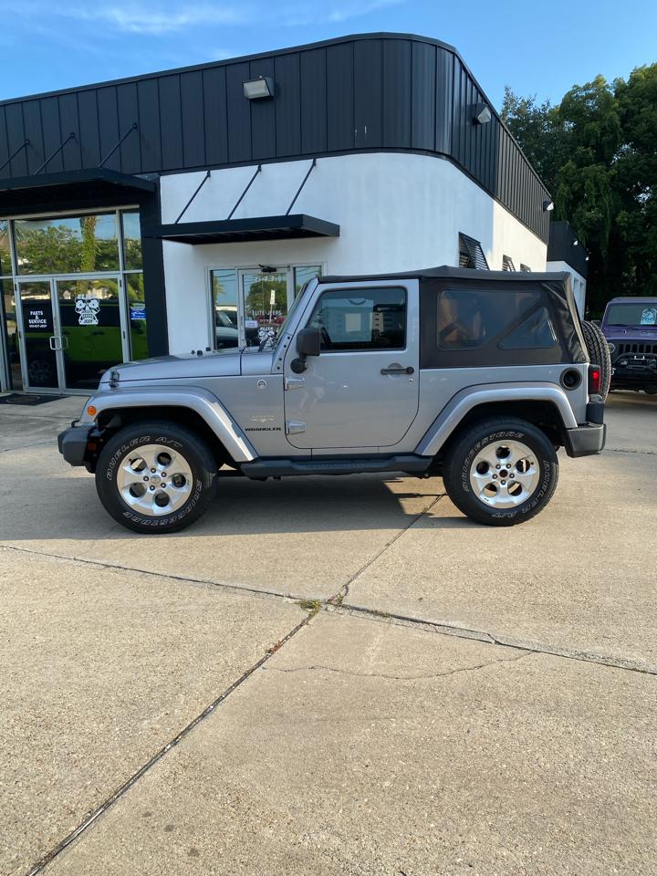 Jeep Wrangler 4WD 2dr Sahara 2013