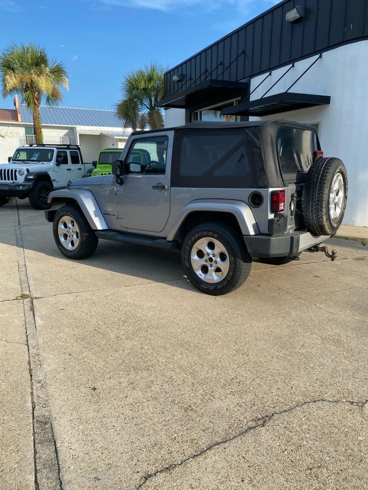 Jeep Wrangler 4WD 2dr Sahara 2013
