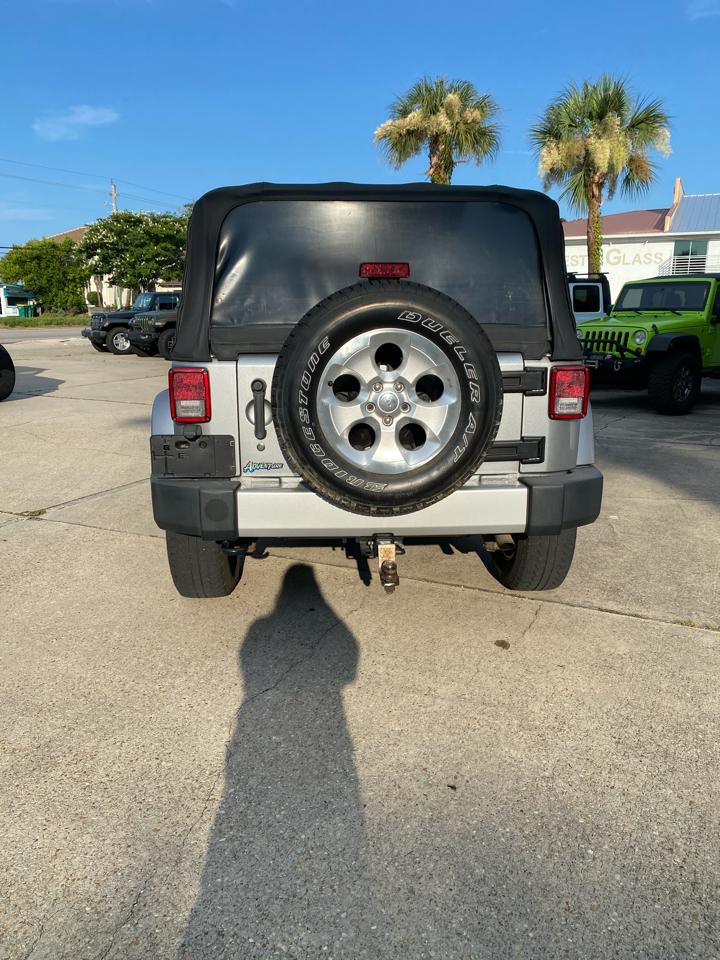 Jeep Wrangler 4WD 2dr Sahara 2013