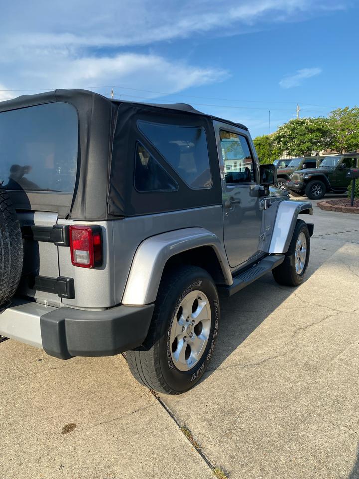 Jeep Wrangler 4WD 2dr Sahara 2013