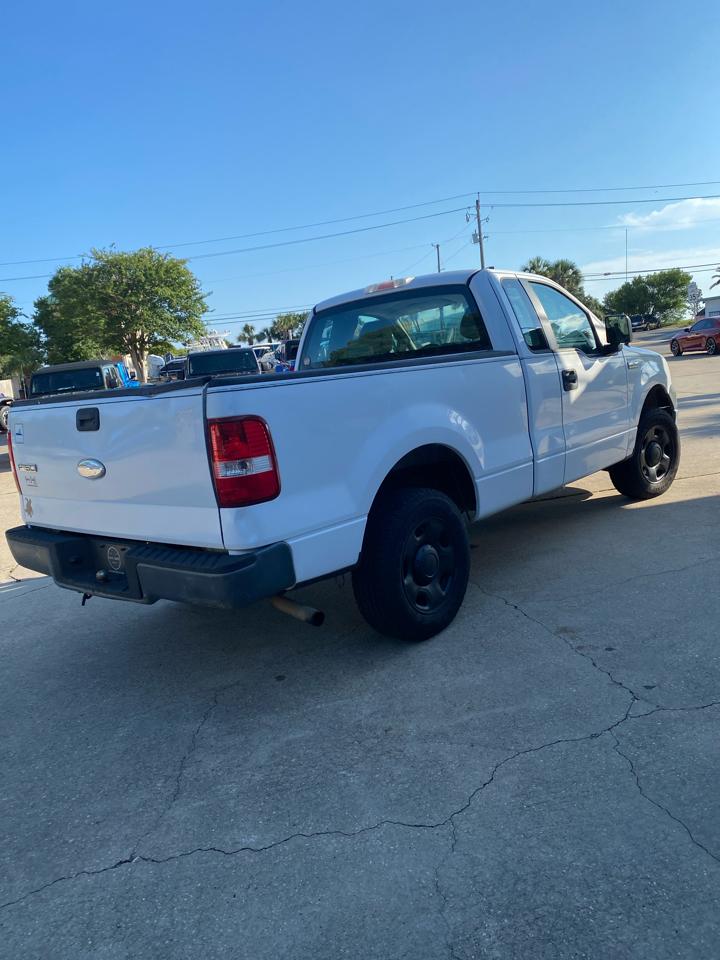 Ford F-150 Reg Cab 126" XL 2006