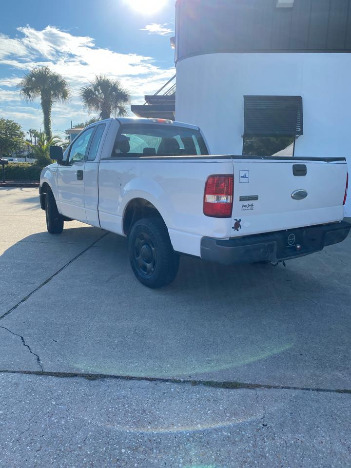 Ford F-150 Reg Cab 126" XL 2006