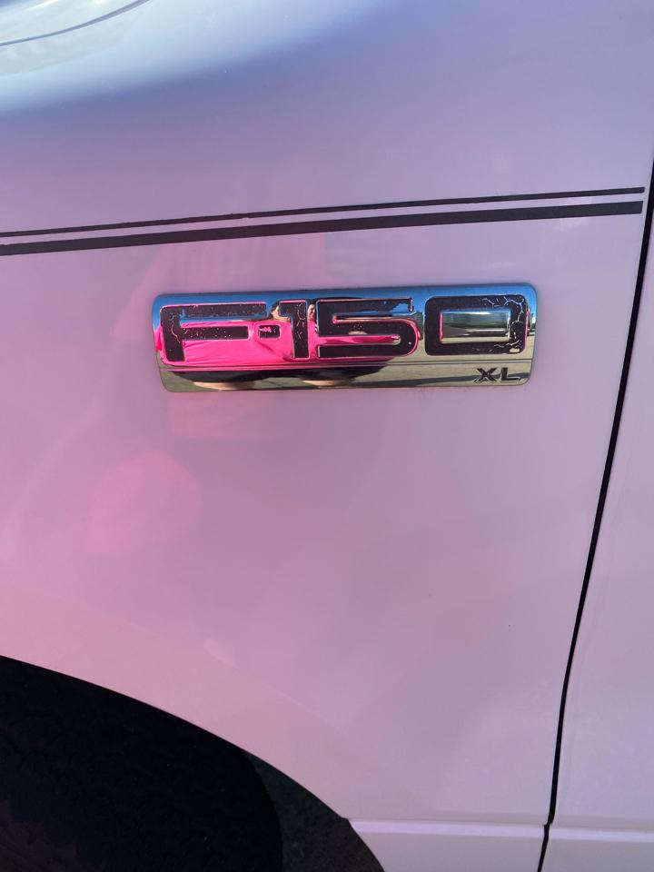 Ford F-150 Reg Cab 126" XL 2006