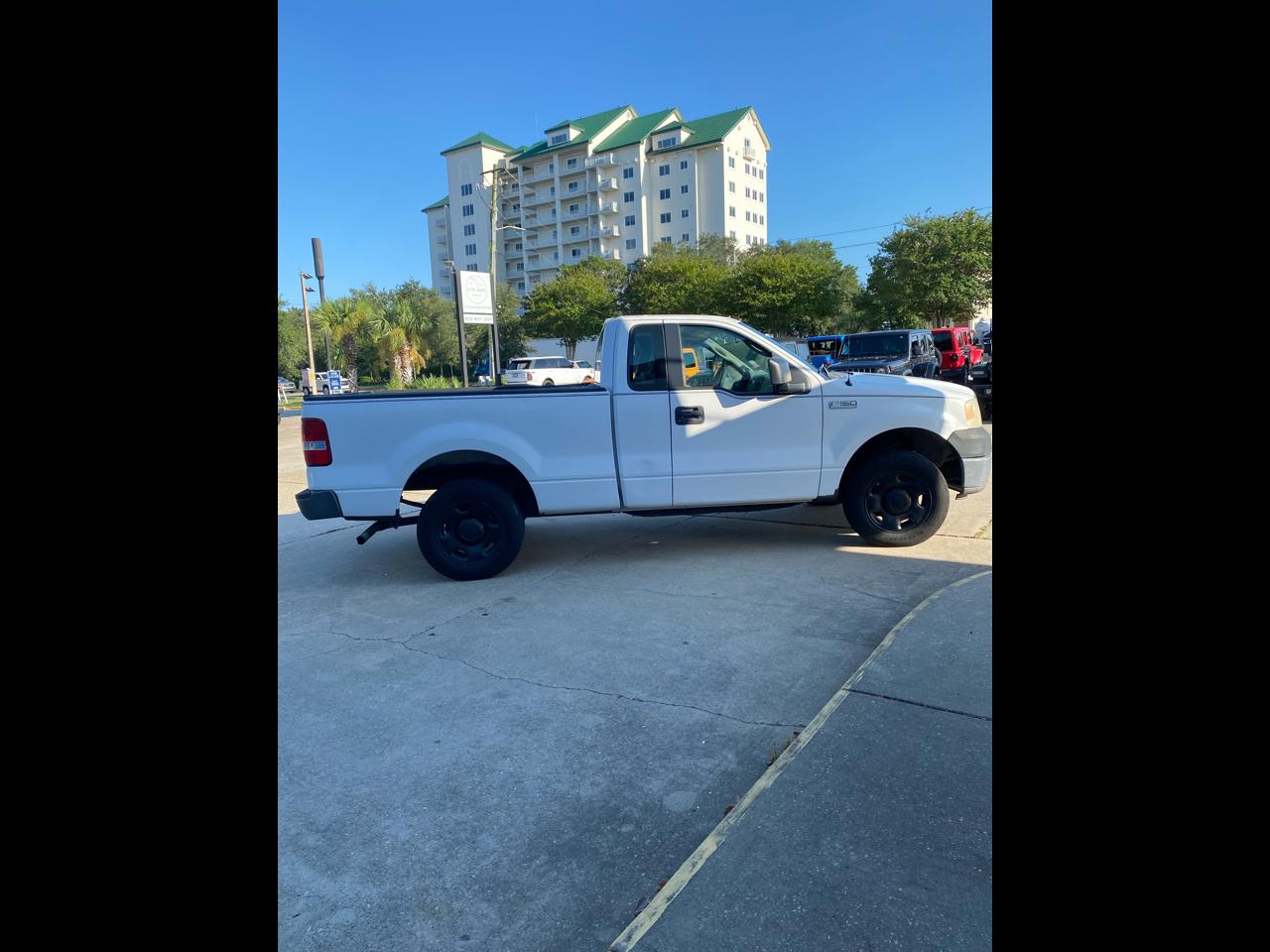 Ford F-150 Reg Cab 126" XL 2006