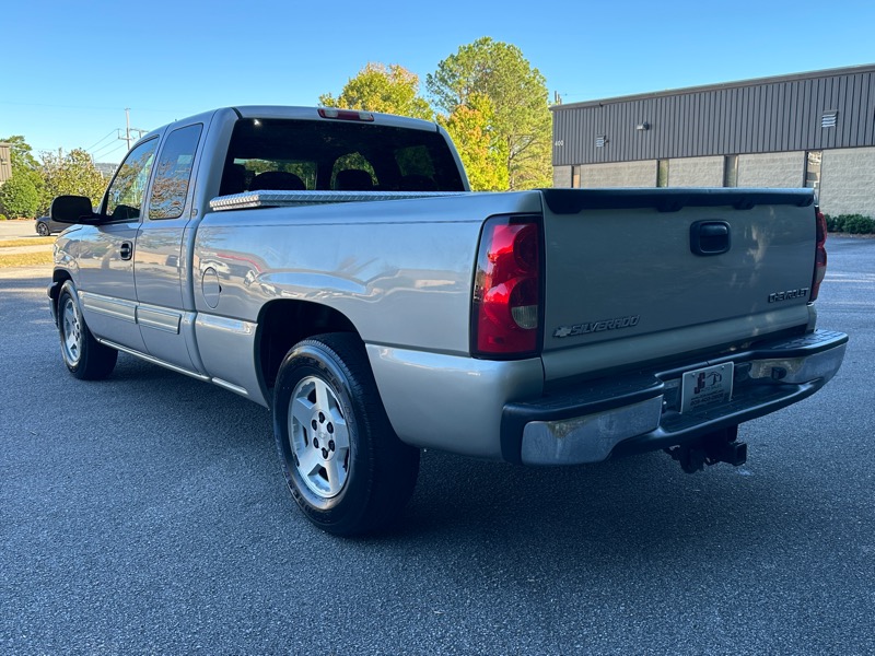 Chevrolet Silverado 1500 Ext Cab 143.5" WB LT 2005 Chevrolet Silverado 1500 Ext Cab 143.5" WB LT 2005
