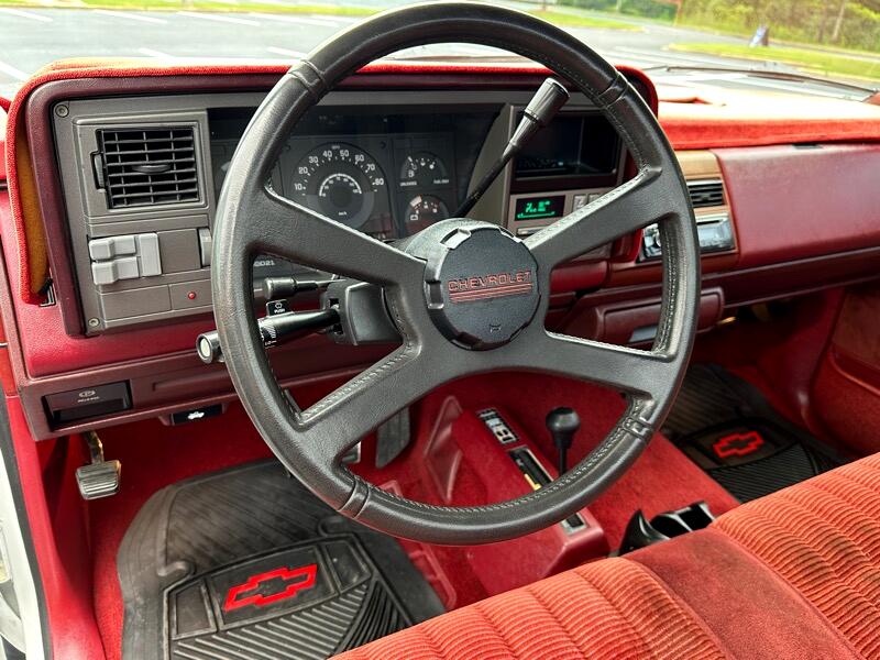 Chevrolet C/K 1500 Reg Cab 131.5" WB 4WD 1991 Chevrolet C/K 1500 Reg Cab 131.5" WB 4WD 1991