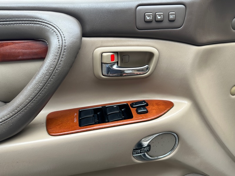 Lexus LX 470 4dr SUV 2002