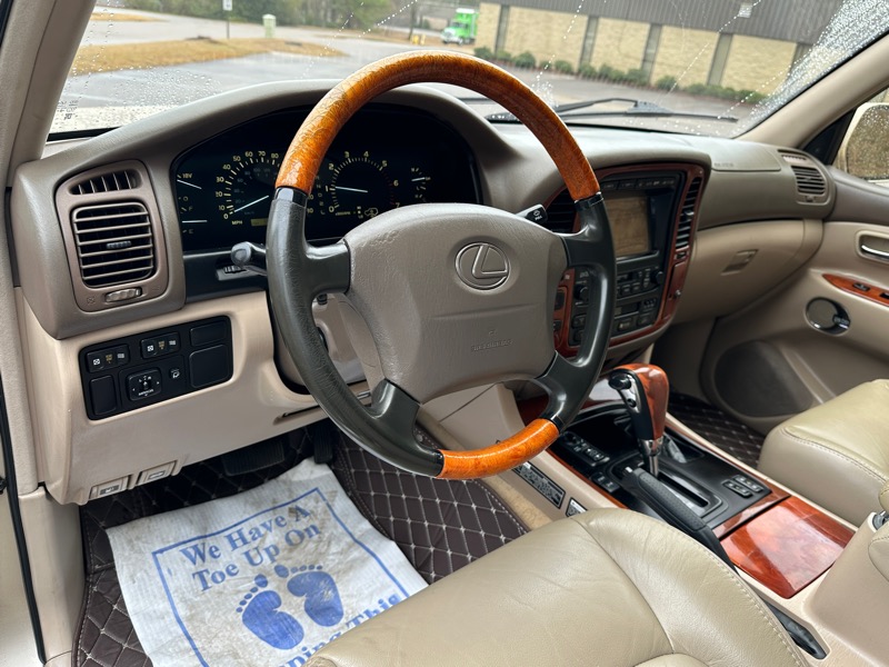 Lexus LX 470 4dr SUV 2002