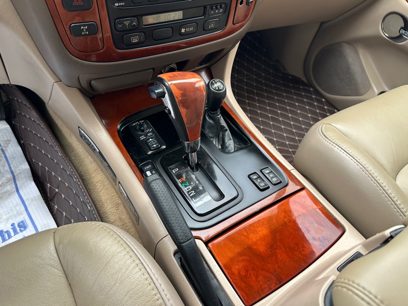 Lexus LX 470 4dr SUV 2002