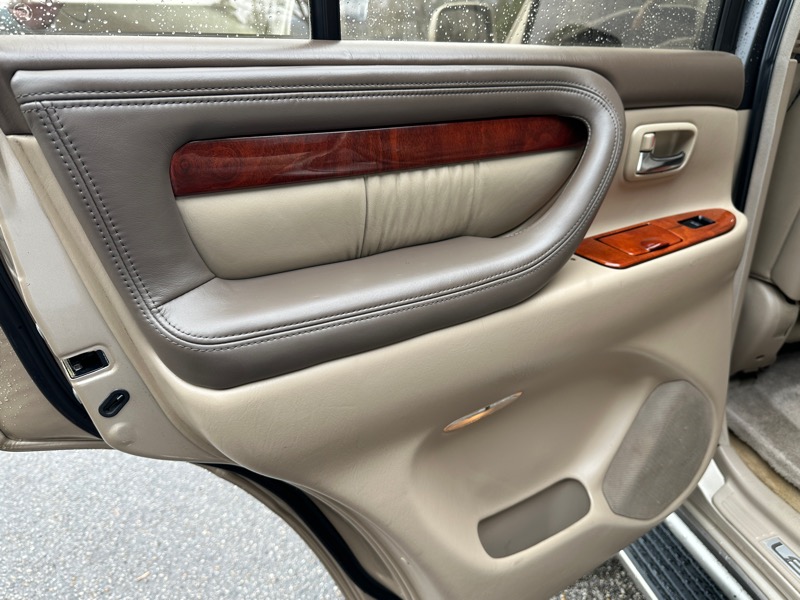 Lexus LX 470 4dr SUV 2002