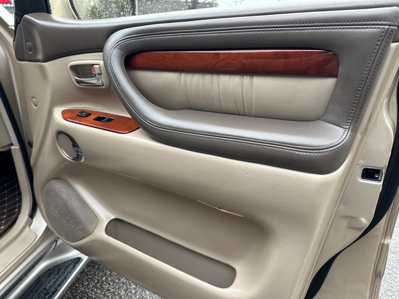 Lexus LX 470 4dr SUV 2002