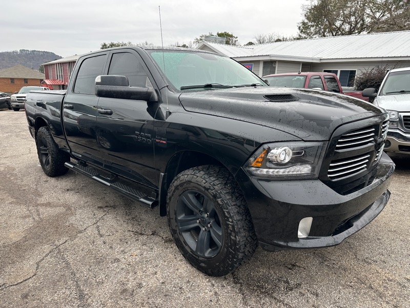 RAM 1500 4WD Crew Cab 149" Sport 2016