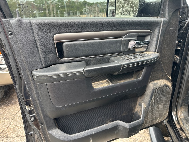 RAM 1500 4WD Crew Cab 149" Sport 2016