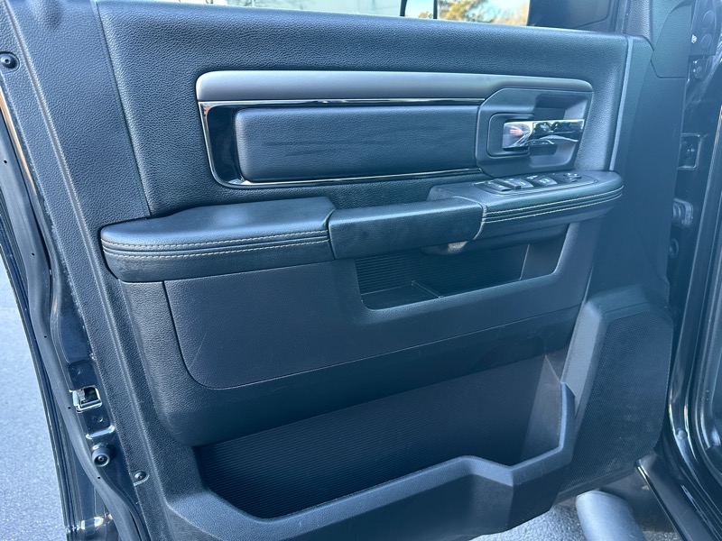 RAM 1500 4WD Crew Cab 149" Sport 2016