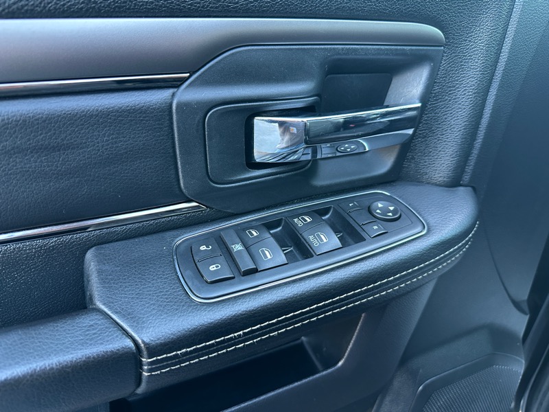 RAM 1500 4WD Crew Cab 149" Sport 2016