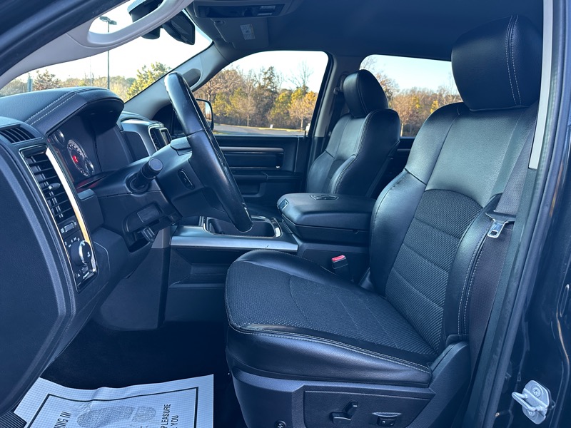 RAM 1500 4WD Crew Cab 149" Sport 2016