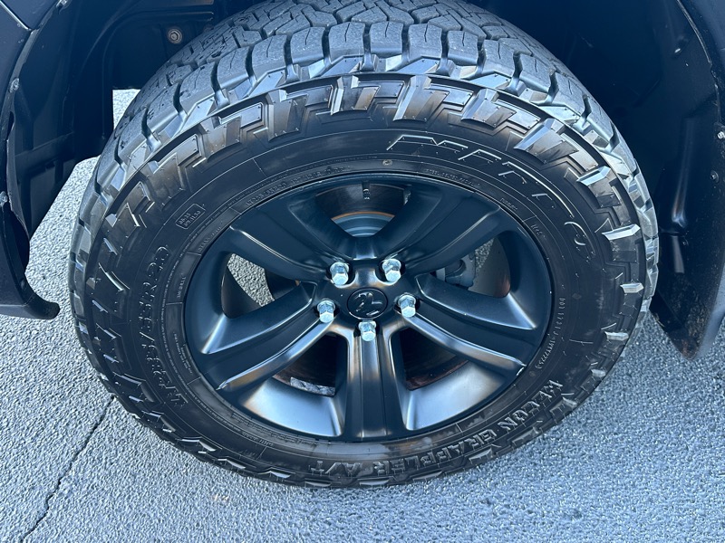 RAM 1500 4WD Crew Cab 149" Sport 2016