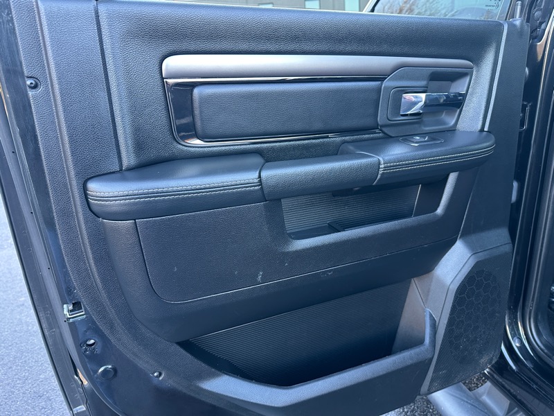 RAM 1500 4WD Crew Cab 149" Sport 2016