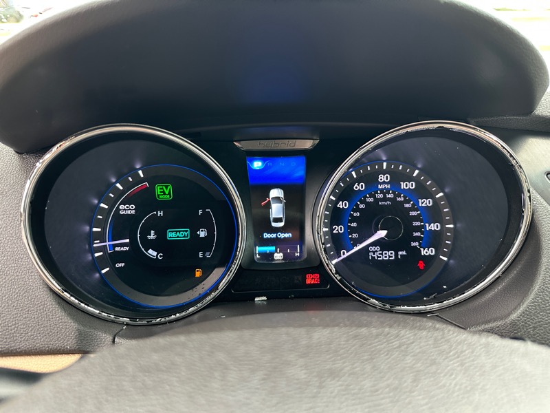 Hyundai Sonata Hybrid 4dr Sdn 2015