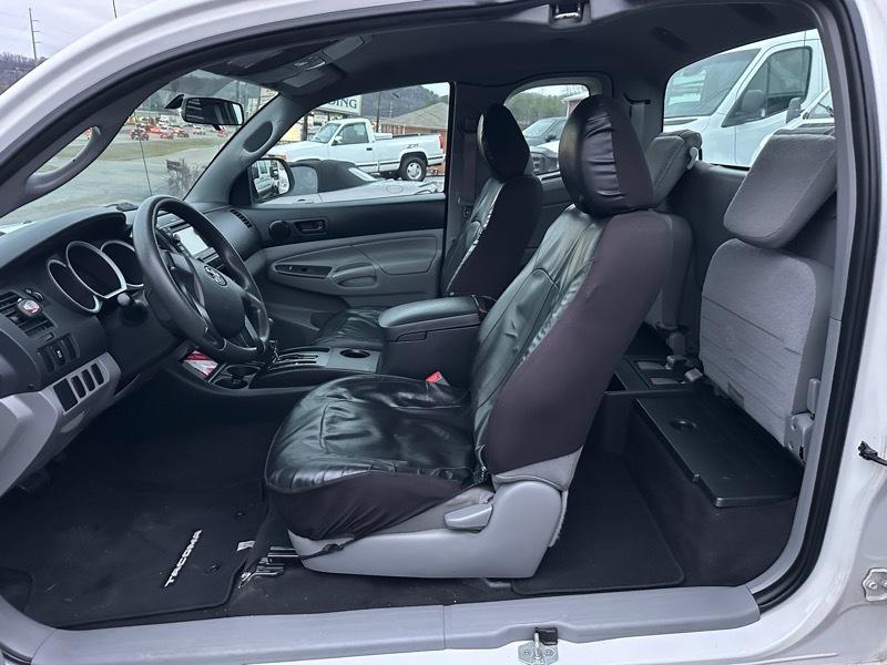 Toyota Tacoma 2WD Access Cab I4 AT SR5 (Natl) 2013