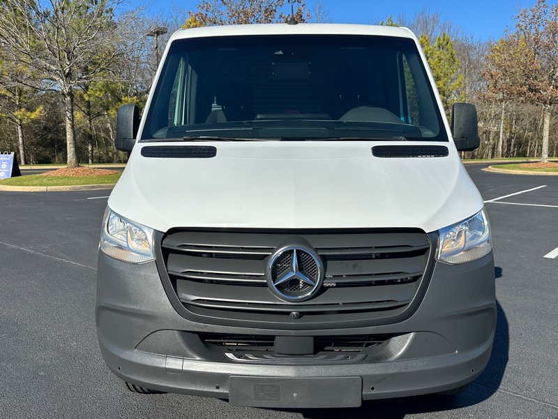 Mercedes-Benz Sprinter Cargo Van 1500 Standard Roof I4 144" RWD 2022