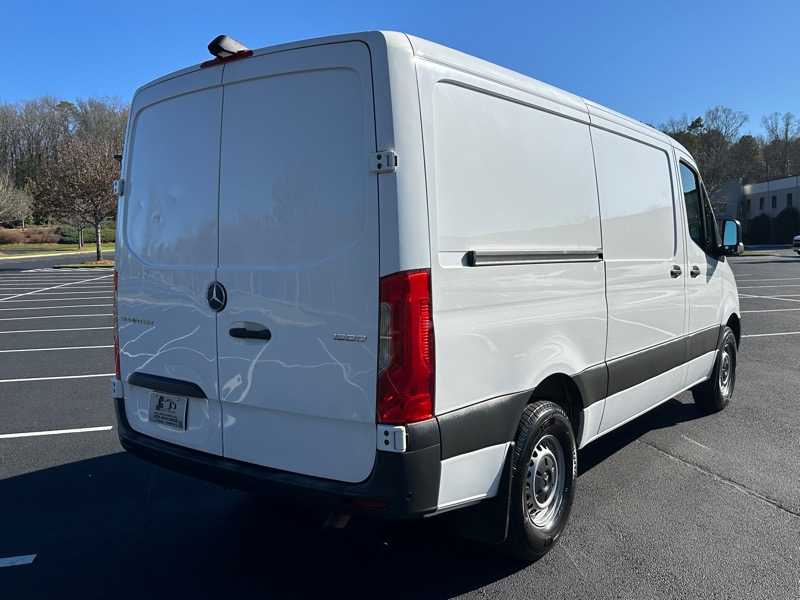 Mercedes-Benz Sprinter Cargo Van 1500 Standard Roof I4 144" RWD 2022