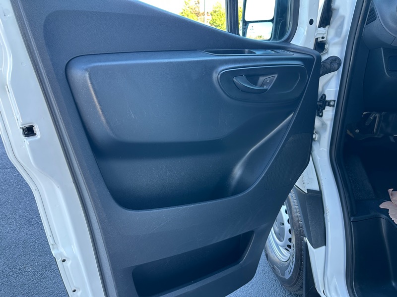 Mercedes-Benz Sprinter Cargo Van 1500 Standard Roof I4 144" RWD 2022