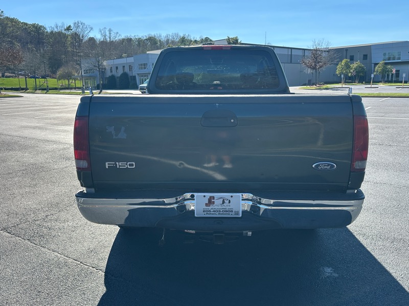 Ford F-150 Supercab 139" XLT 2002