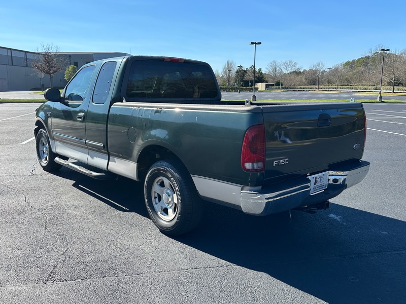 Ford F-150 Supercab 139" XLT 2002