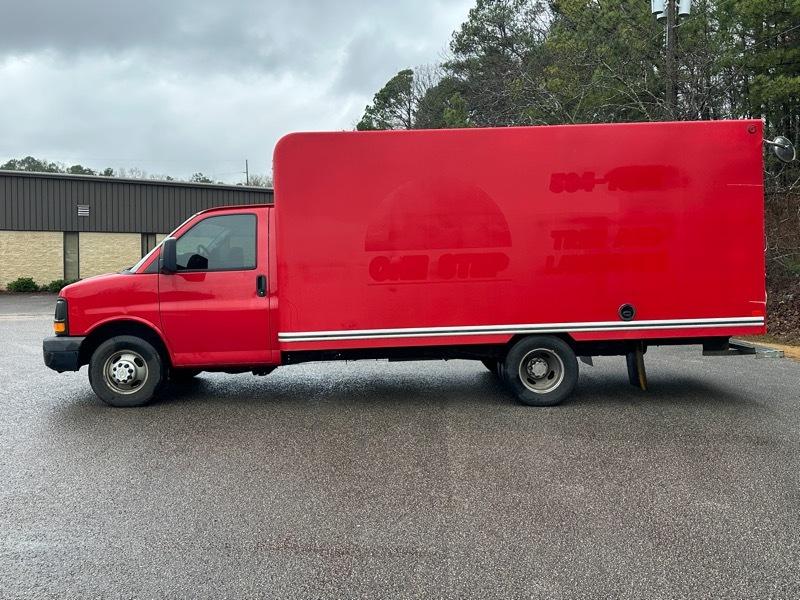 Chevrolet Express Commercial Cutaway RWD 3500 159" WB Work Van 2012