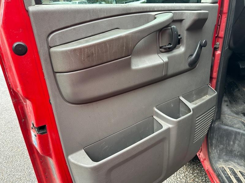 Chevrolet Express Commercial Cutaway RWD 3500 159" WB Work Van 2012