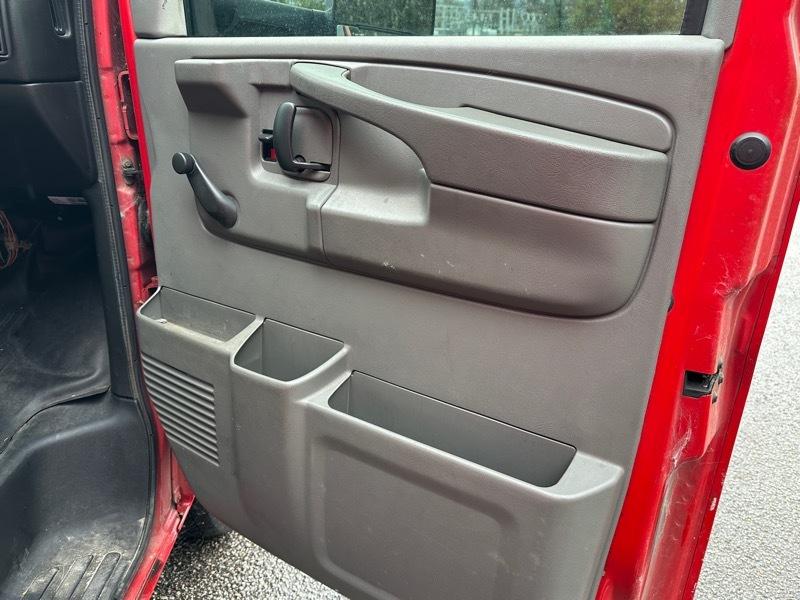 Chevrolet Express Commercial Cutaway RWD 3500 159" WB Work Van 2012