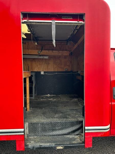 Chevrolet Express Commercial Cutaway RWD 3500 159" WB Work Van 2012