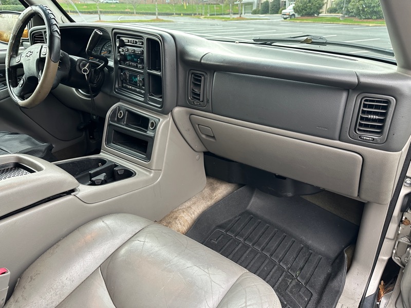 Chevrolet Tahoe 4dr 1500 4WD Z71 2004