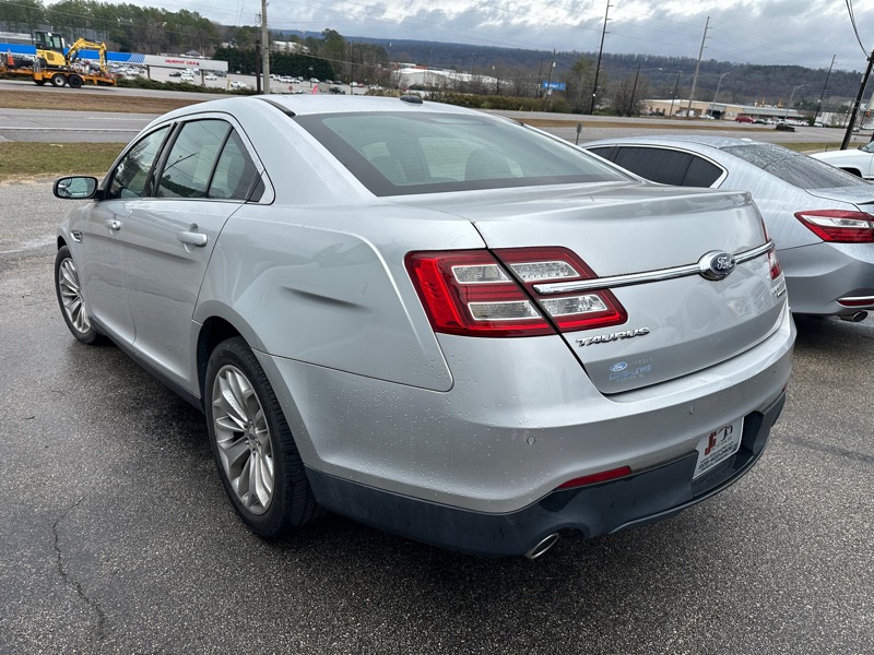 Ford Taurus 4dr Sdn Limited FWD 2015