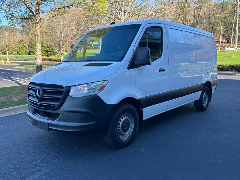 2022 Mercedes-Benz Sprinter Cargo Van 1500 Standard Roof I4 144" RWD