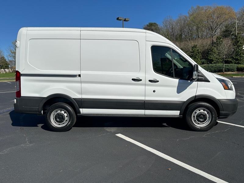 Ford Transit Van T-250 130" Med Rf 9000 GVWR Sliding RH Dr 2018