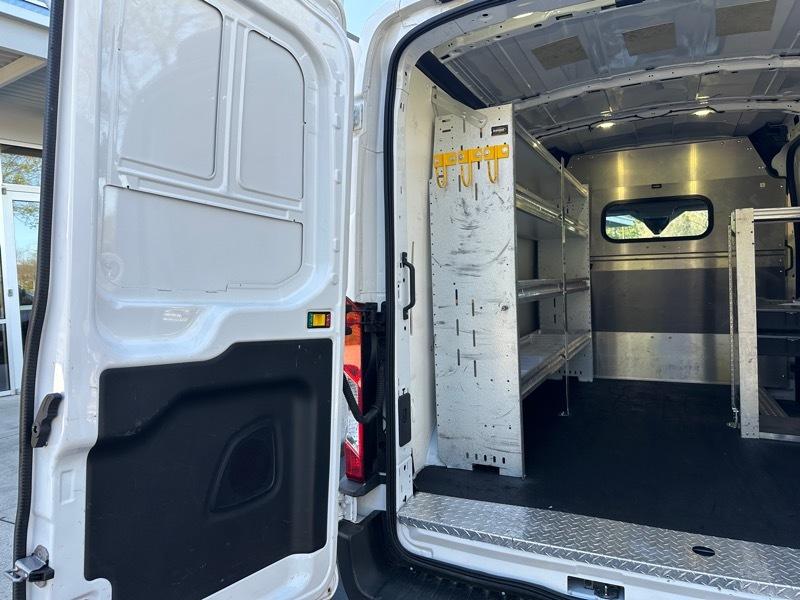 Ford Transit Van T-250 130" Med Rf 9000 GVWR Sliding RH Dr 2018